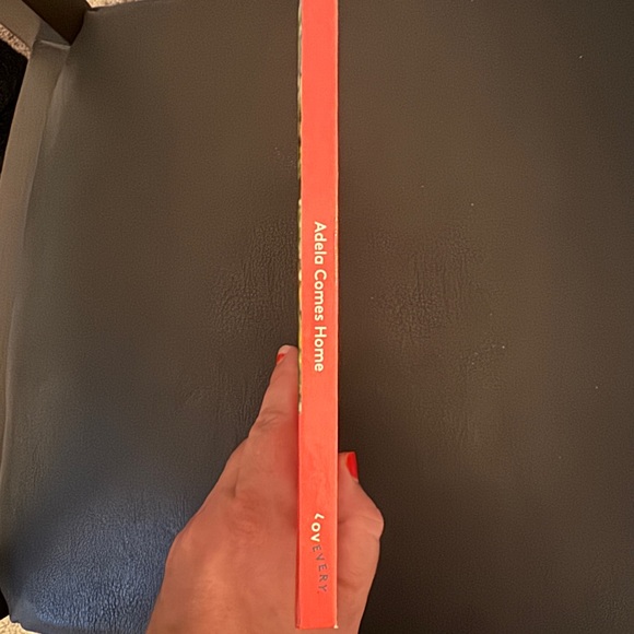 Lovevery - Kids Montessori Board Book - ADELA COMES HOME - Picture 3 of 3